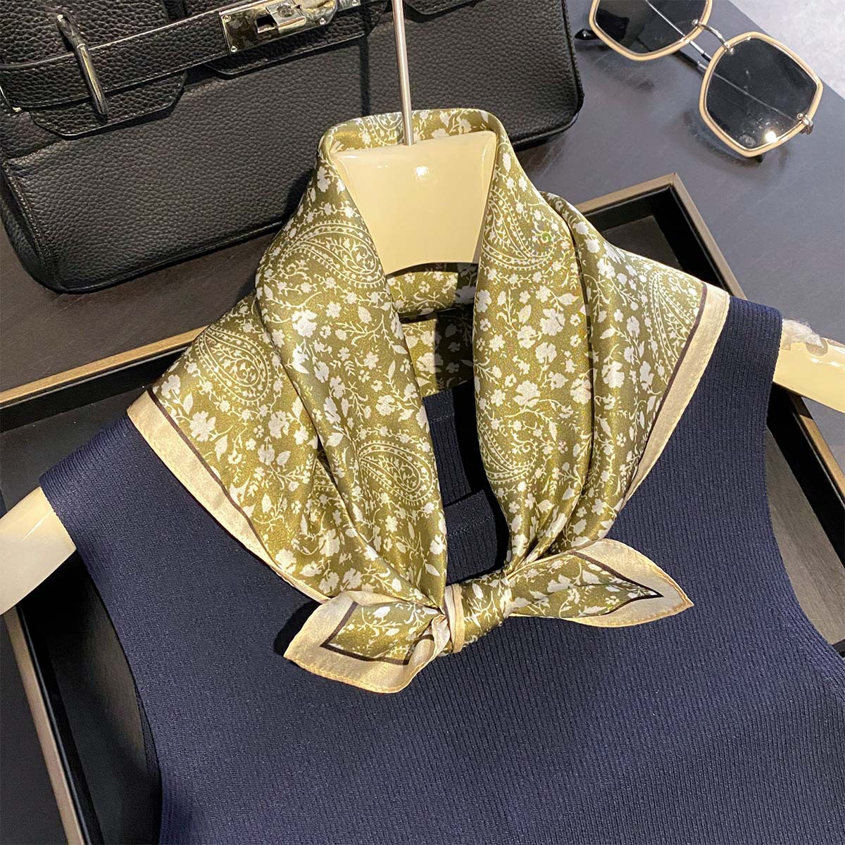 Luxury 100% Pure Silk Square S - Luxury Bags China recensione e prezzo