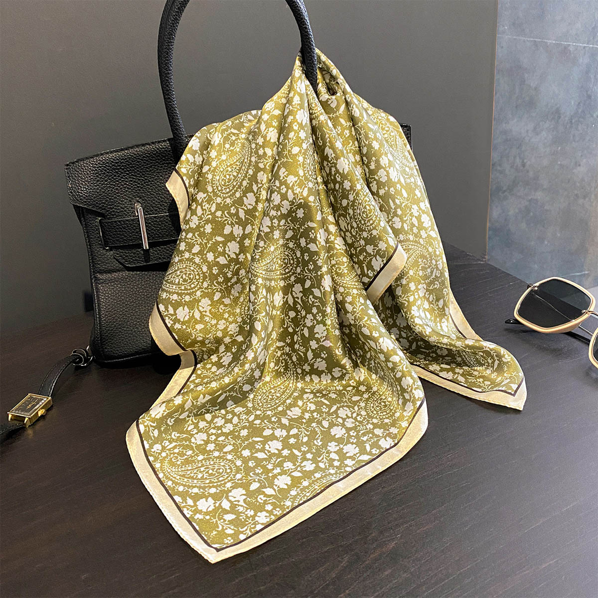 Luxury 100% Pure Silk Square S - Luxury Bags China recensione e prezzo