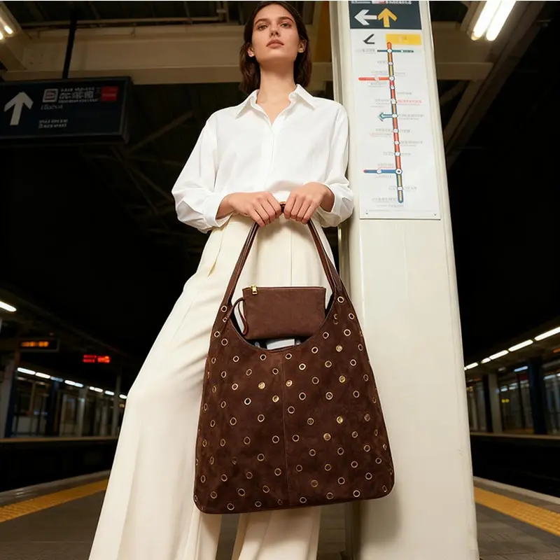 Suede Metal Studded Tote Bag w - Accordion Wallet Zip recensione e prezzo