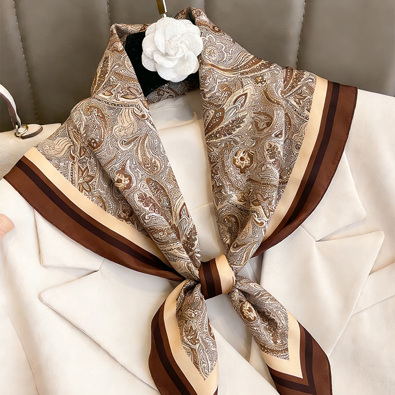 Luxury Women Silk Square Scarf - Luxury Bags For Women recensione e prezzo