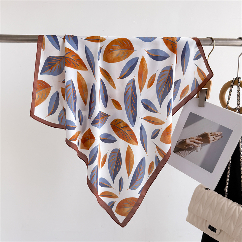 Luxury Brand Print 70cm Square - Luxury Bags Brands For Women recensione e prezzo