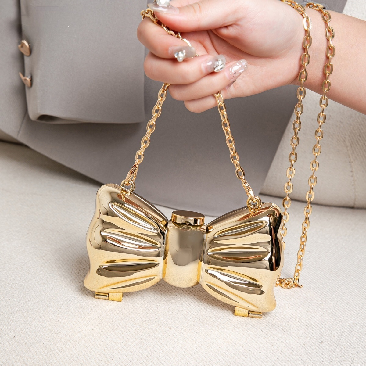 Luxury Fashion Metal Mini Hand - Luxury Bags Made recensione e prezzo