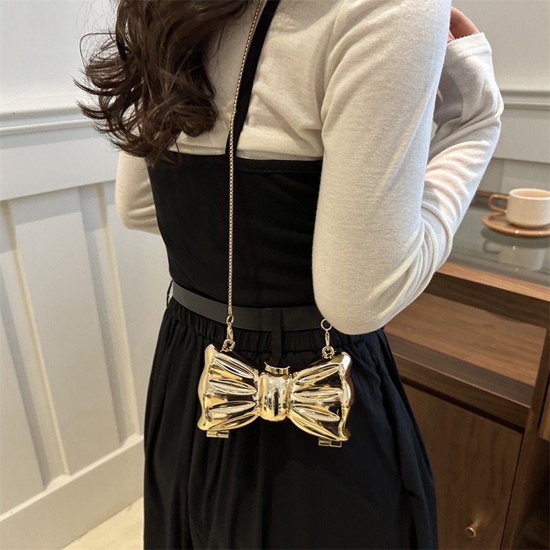 Luxury Fashion Metal Mini Hand - Luxury Bags Made recensione e prezzo